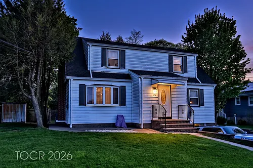 176 Harding Pl Photo 1