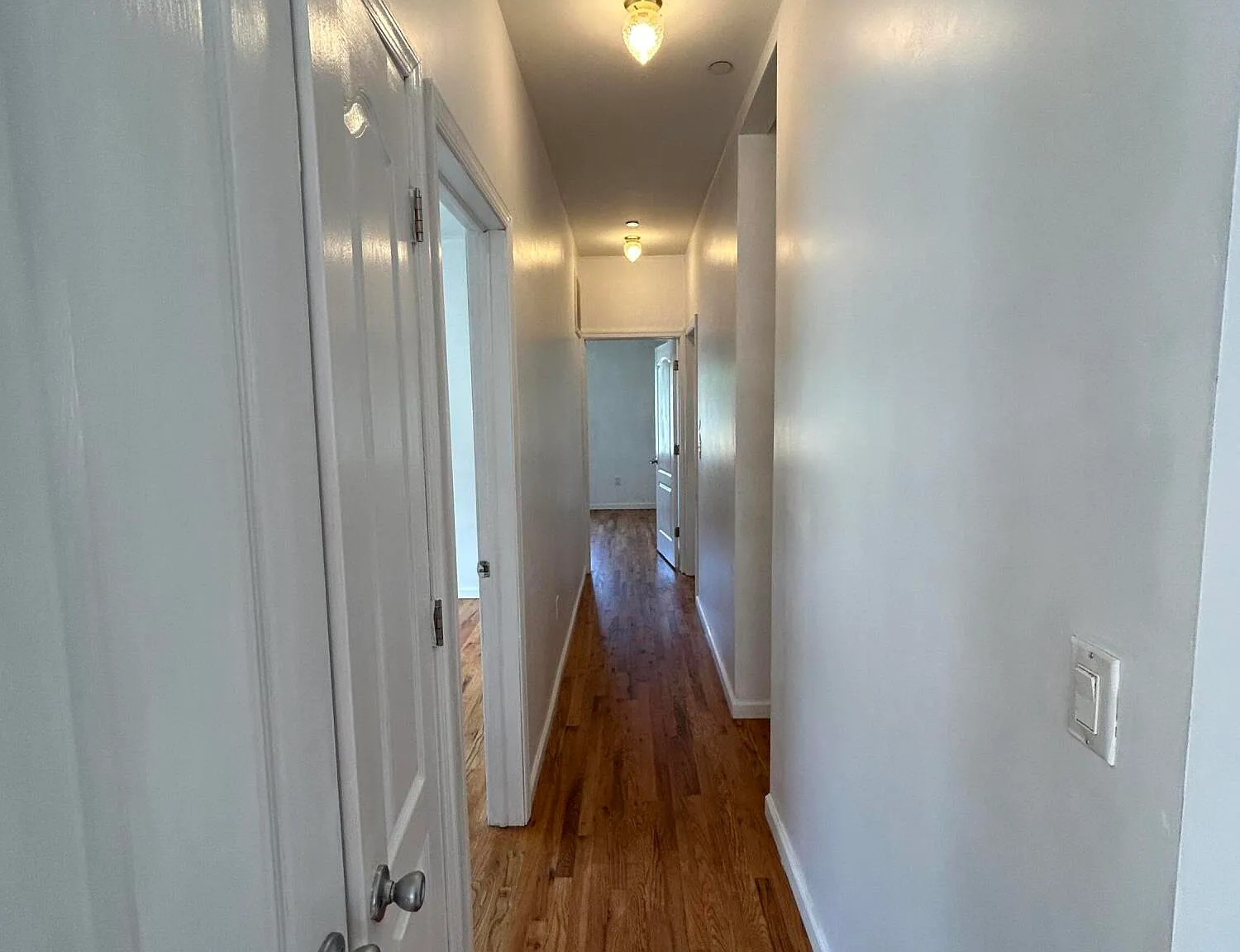 3 bed, 2.0 bath, 2200 sqft, $3,800 — Photo 4