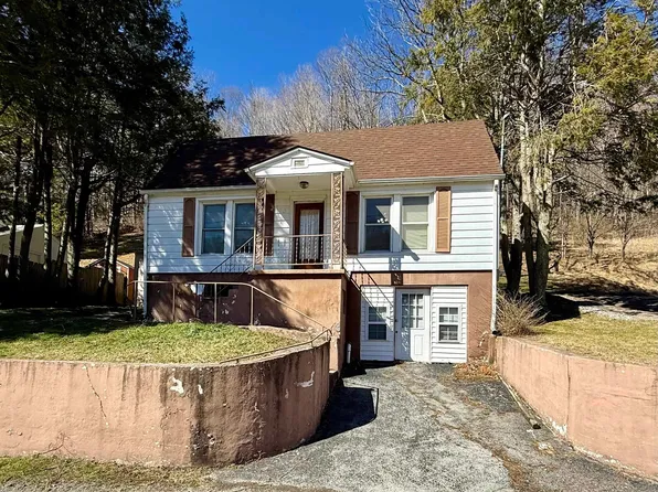 532 Thompson St, Tazewell, VA 24651