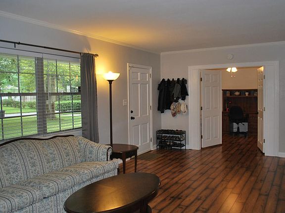 Living rm and office w/French doors