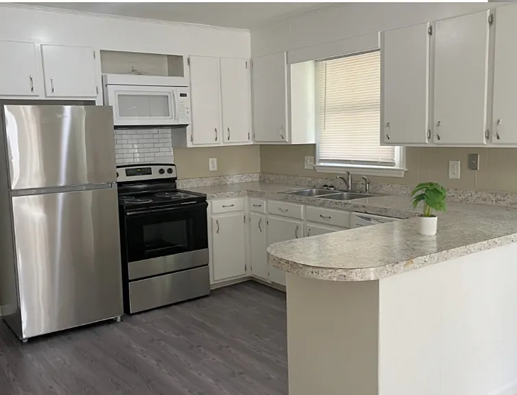 3140 Plantation Dr #B — Photo 1