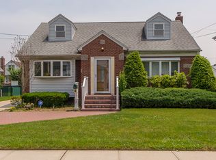 66 Caroline Ave, Franklin Square, NY 11010