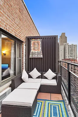 Sold by Nest Seekers International | media 6