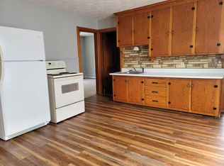 52 3rd St #2, Auburn, ME 04210