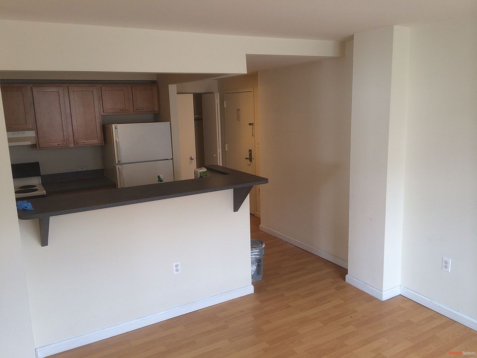 1st image of 2737 27th St APT 2C