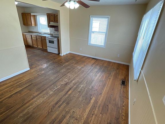 3rd image of 721 S Gladstone Ave