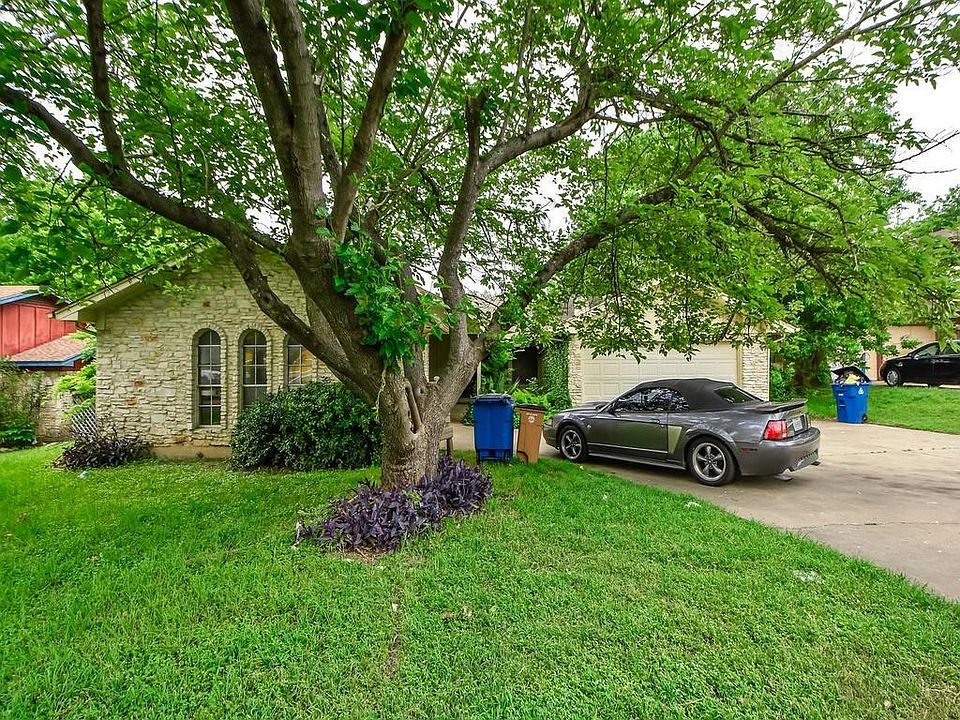 2 car garage and large driveway!