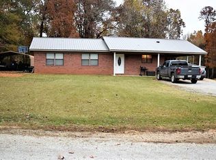 204 Oakley Rd, Thaxton, MS 38871