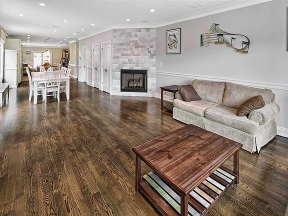 3rd image of 514 Undercliff Ave #1