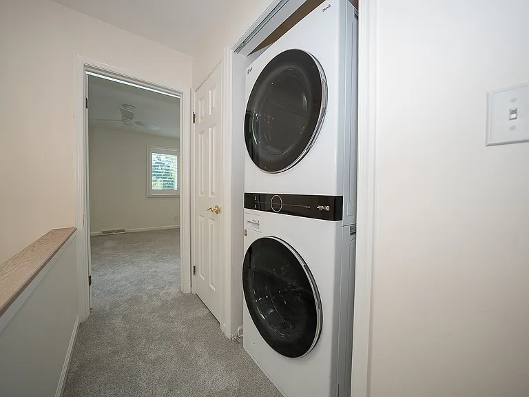 116 Montrose Ave #H — Photo 35