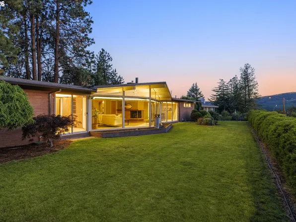 314 W Scenic Dr, The Dalles, OR 97058