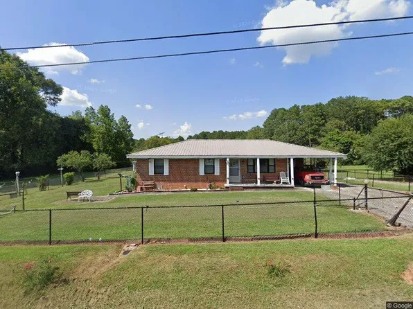 73 Pine St W, Chatsworth, GA 30705