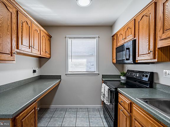 4th image of 147 Ascot Ct