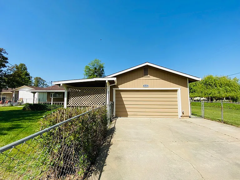 9635 Titan Rd — Photo 2