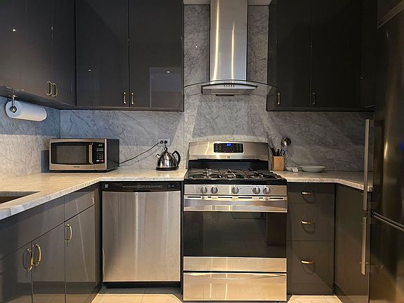 5th image of 27 E 65th St APT 7C