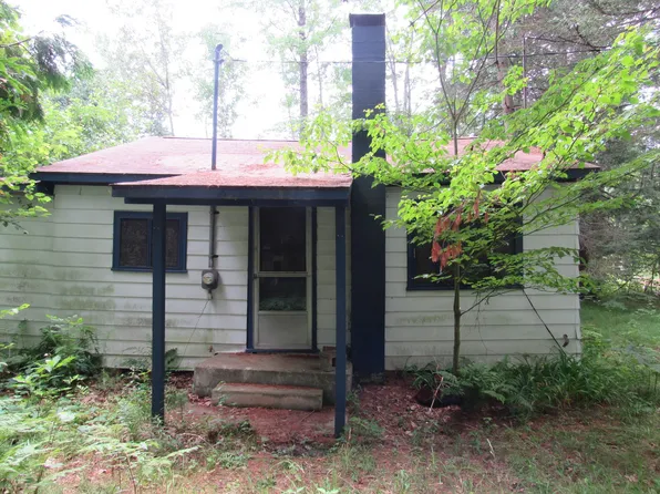 6086 Patterson St, Gladwin, MI 48624