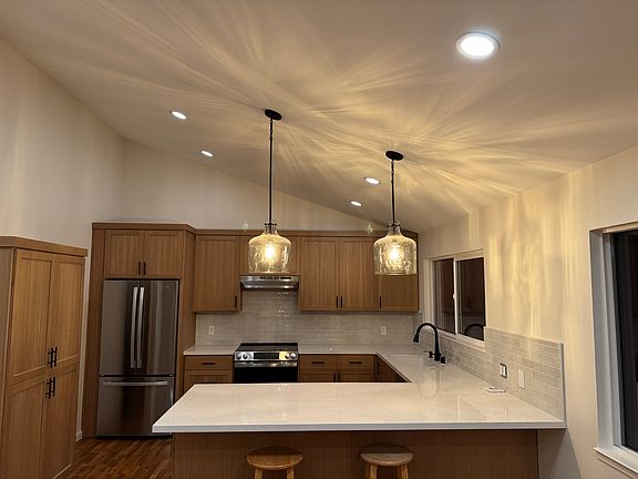 5th image of 615 Encino Dr