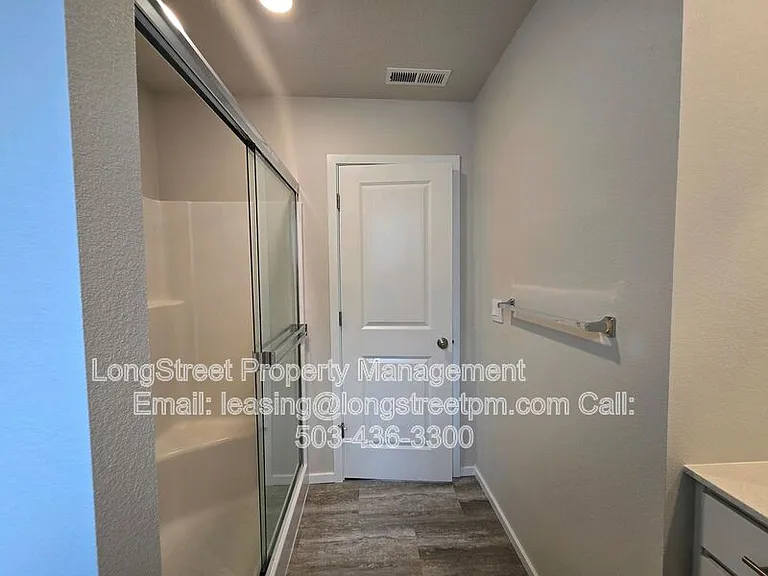 412 Lost Lake St NE — Photo 29