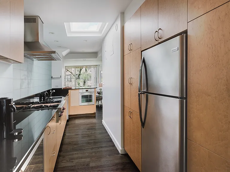 323 E 51st St #4 — Photo 8