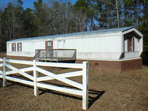 229 Forest Ln, Starr, SC 29684