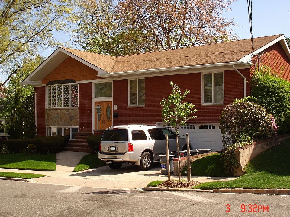1st image of 205 Lawrence Ave