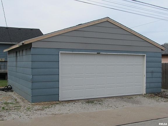 4th image of 1835 Cody St