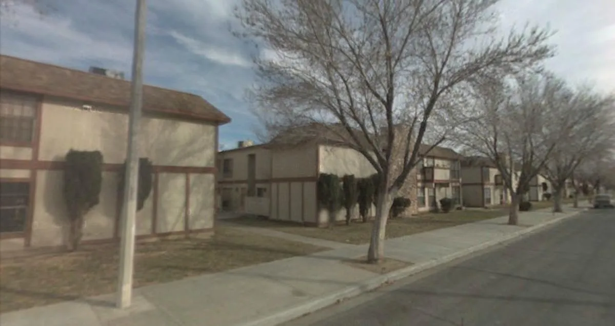 Palmdale Apartments - 215 E Avenue Q10