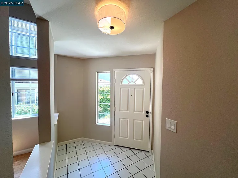 1115 Crest Ridge Ln — Photo 4