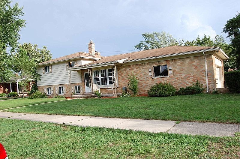 1st image of 39355 Richland St