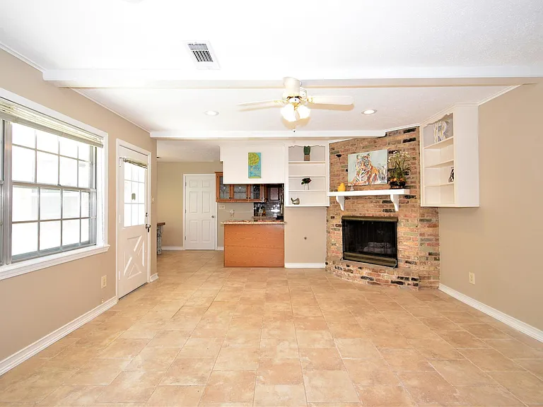 6011 Arboles Dr — Photo 16