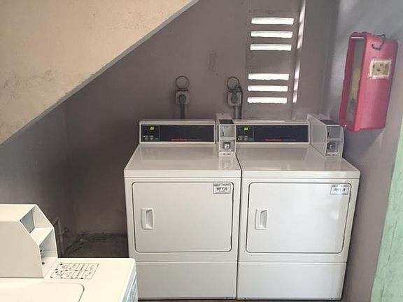 5th image of 2708 Vandiver Dr APT 8C