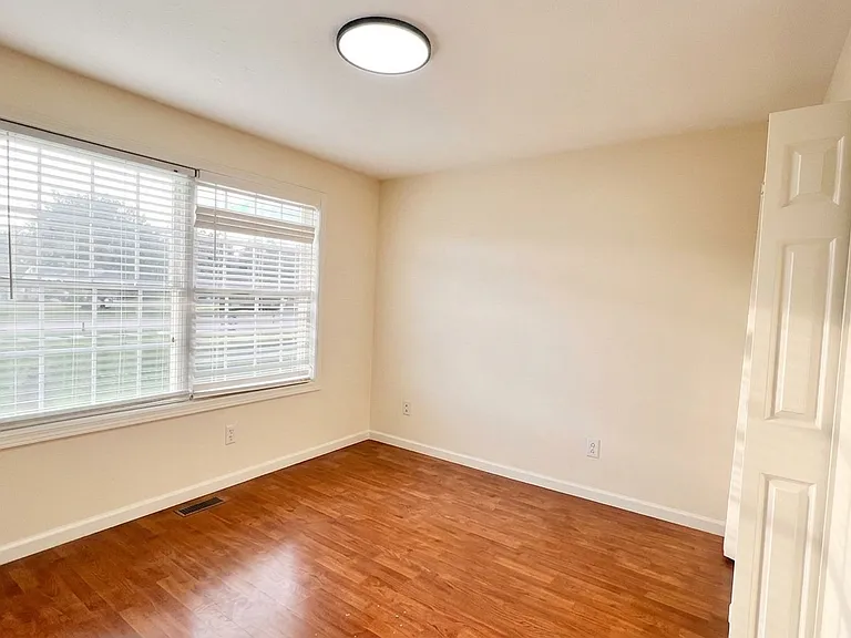 3590 S Oaklawn Cir — Photo 5