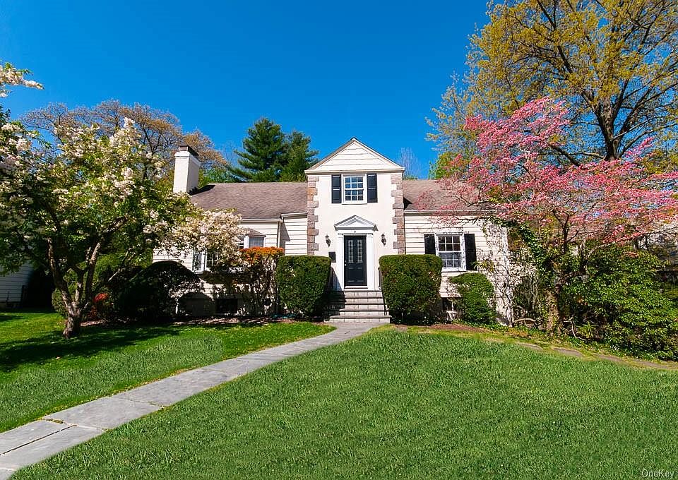 1st image of 2 Beverly Pl