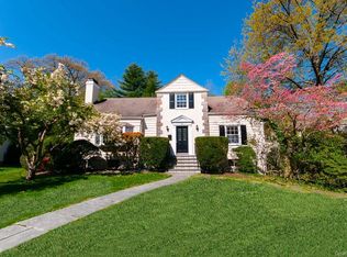 2 Beverly Pl, Larchmont, NY 10538