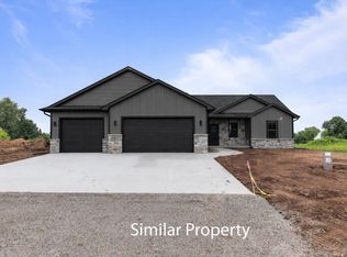 W7059 Everglade Rd, Greenville, WI 54942