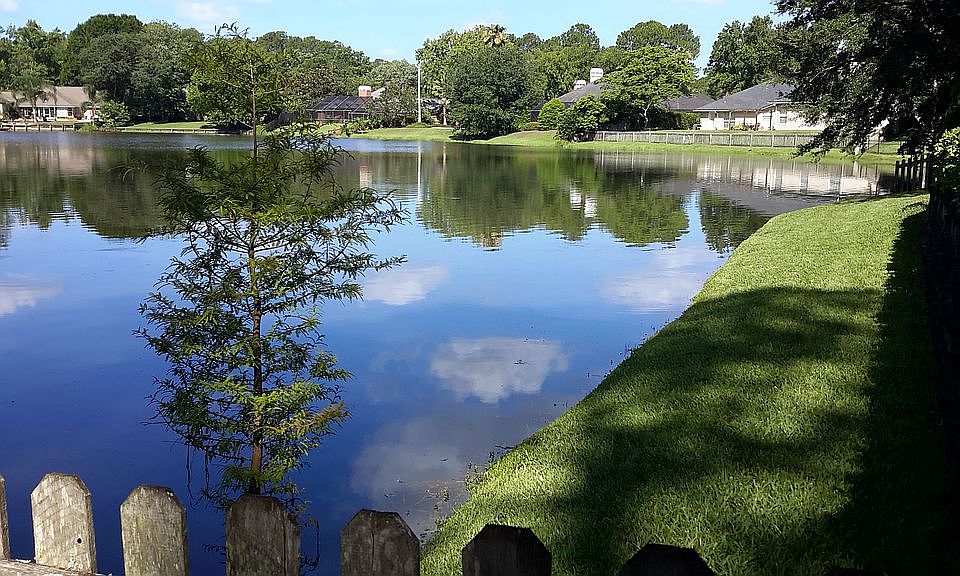 2nd image of 1829 Melrose Plantation Dr
