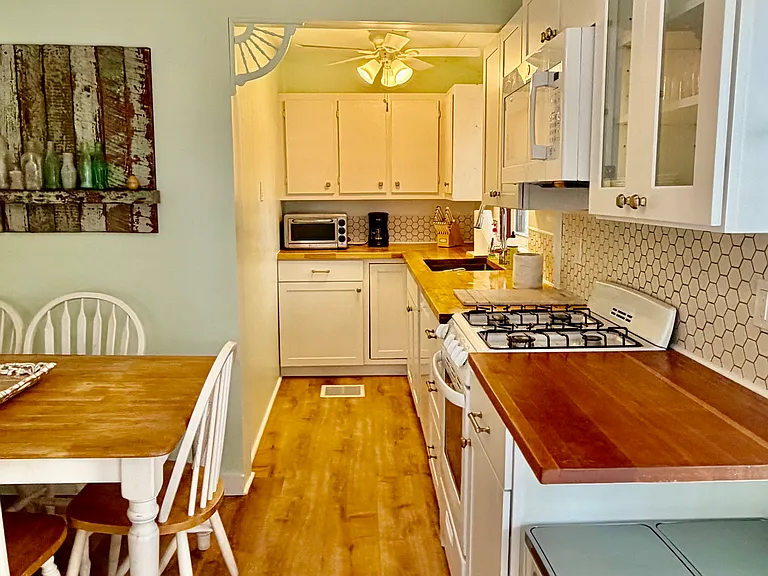 622 Canfield Ln — Photo 5