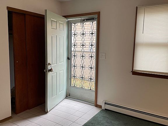 4th image of 522 Barnegat Ave