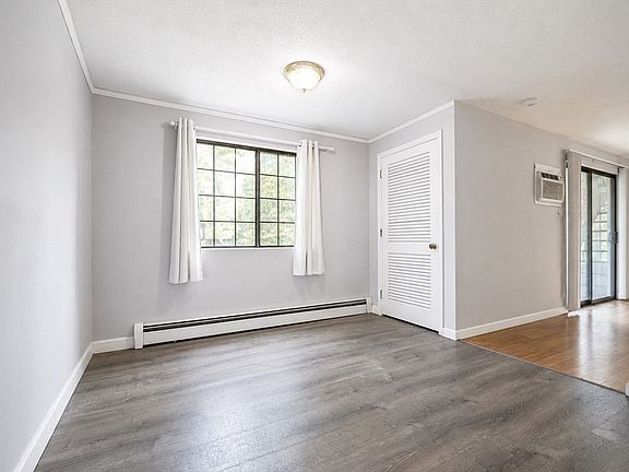 3rd image of 2400 Skyline Dr Unit 1