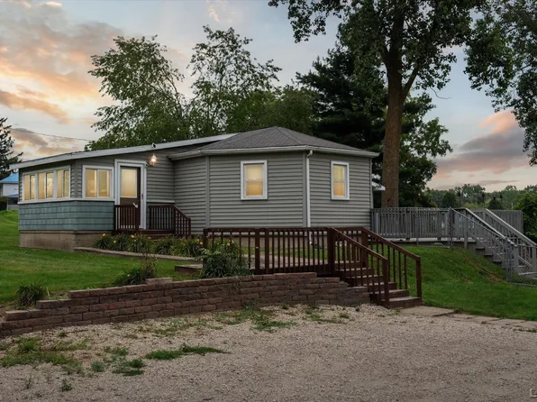 5153 Round Lake Hwy, Manitou Beach, MI 49253