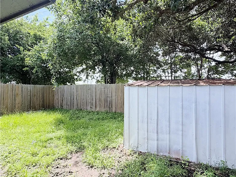 1207 Airline Dr — Photo 6