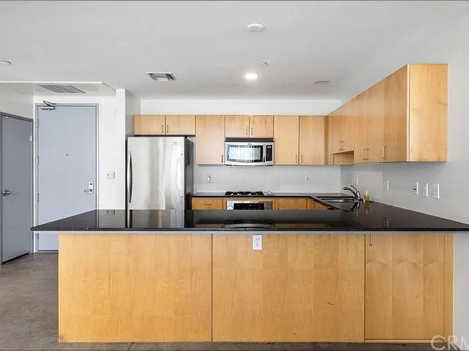 285 W 6th St #306