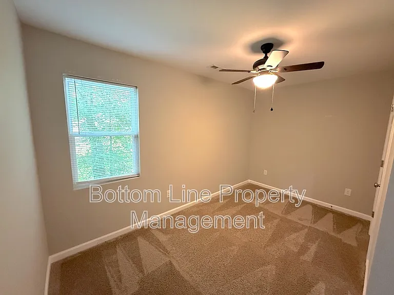 641 Central Dr NW — Photo 9