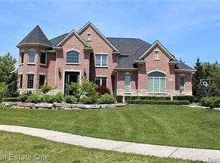 2544 Beachview Ct, Troy, MI 48098