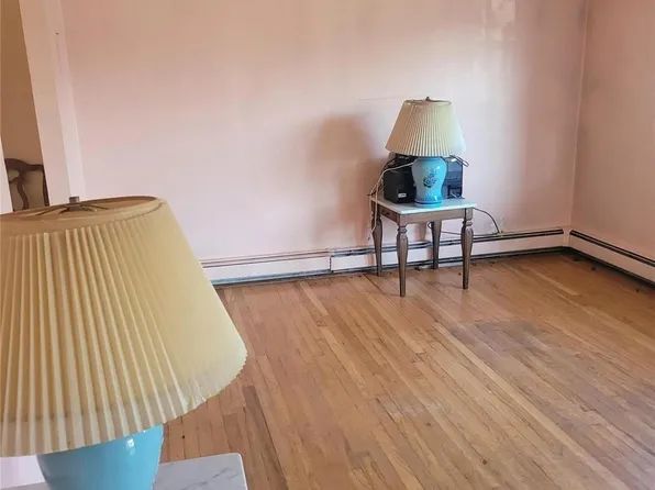 36 W/ Zoranne Dr W Zoranne Drive, Farmingdale, NY 11735