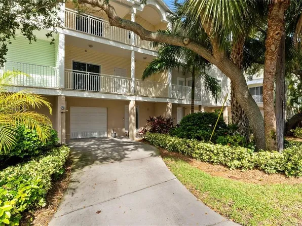 512 1st St APT 108, Indian Rocks Beach, FL 33785