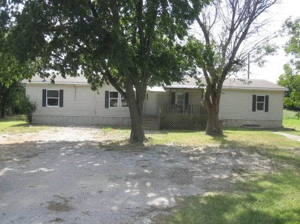 2219 Meadowlark Ln, Gainesville, TX 76240