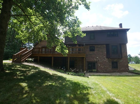 80 Hillcrest Estates Dr, Batesville, IN 47006