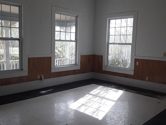 5th image of 17454 NE Pear St