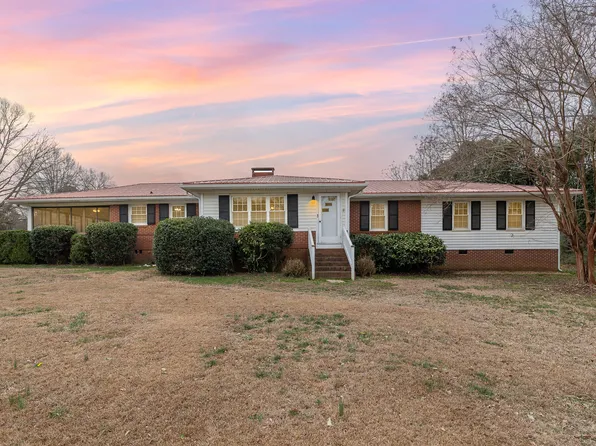 410 E McNeill St, Lillington, NC 27546